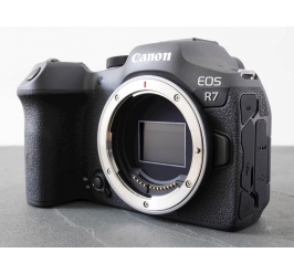 CANON EOS R7 body 